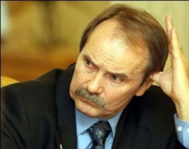 Янукович должен сам понять, что Москва его не спасет