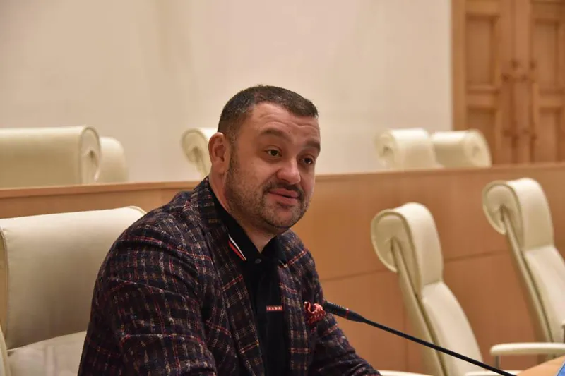 დეპუტატი ბექა ოდიშარია მზადაა, კომპენსაციის სანაცვლოდ, თაბორის მთაზე სასტუმროს მშენებლობაზე უარი თქვას
