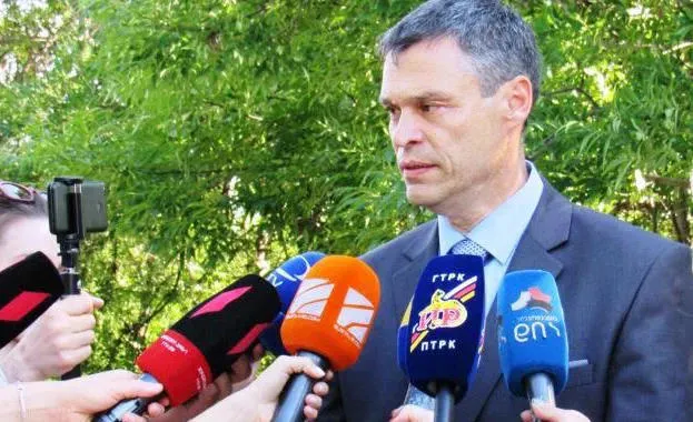 По заявлению представителя де-факто режима Цхинвали, на проведенной в Эргнети встрече они потребовали убрать грузинский пост у села Цнелиси до 6-ти часов утра завтрашнего дня