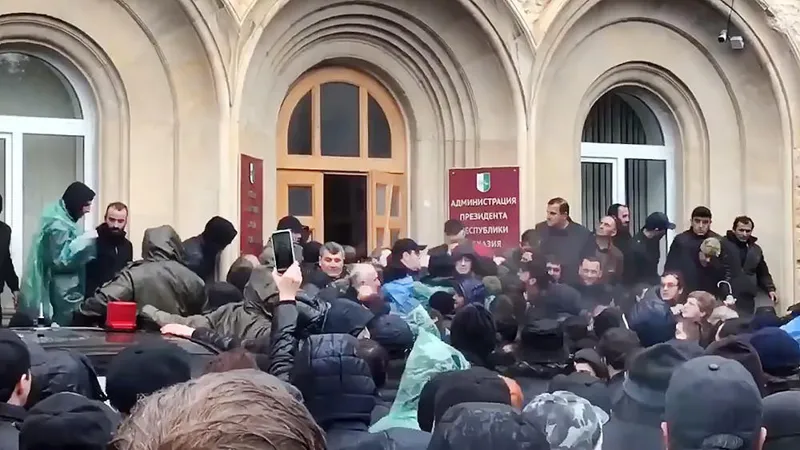 Abkazia’s so-called security chief claims protesters seized firearms from "president's administration"