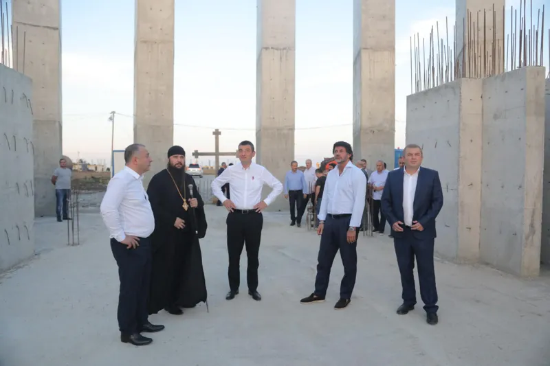 „ქართული ოცნების" ლიდერები ხაშურში, პროფესიული სასწავლებლისა და ბანას სამონასტრო კომპლექსის ანალოგიური სამონასტრო-საგანმანათლებლო ცენტრის მშენებლობას გაეცნენ