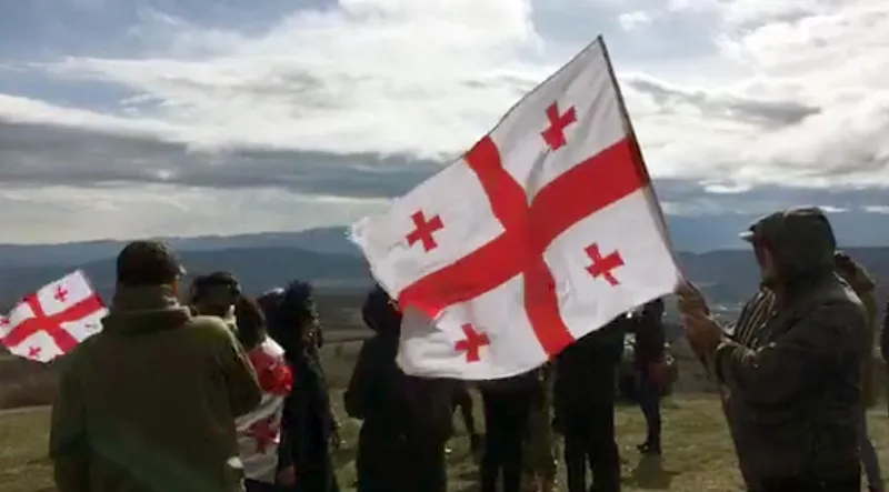 Rally ongoing in front of Skhvilo Fortress demanding release citizens detained by occupiers
