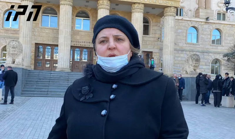 თბილისის საქალაქო სასამართლოში თამარ ბაჩალიაშვილის დედის, თეონა თამაზაშვილის დაკითხვა მიმდინარეობს