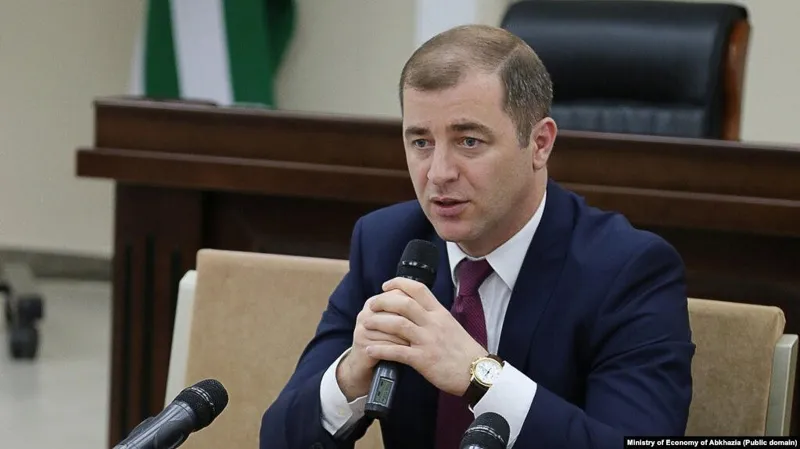 Лидер т.н. оппозиционной партии оккупированной Абхазии - Абхазия готова продемонстрировать Познеру истинную кавказскую культуру и гостеприимство