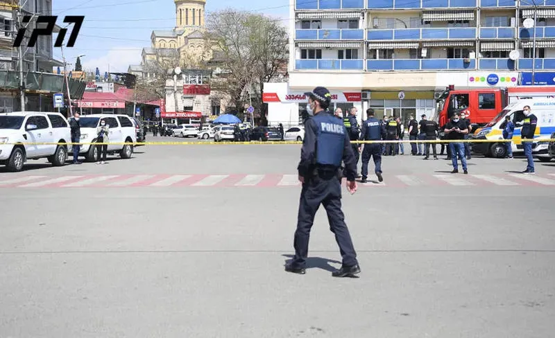 В Авлабари, где на «Банк Грузии» совершенно вооруженное нападение, проходит спецоперация