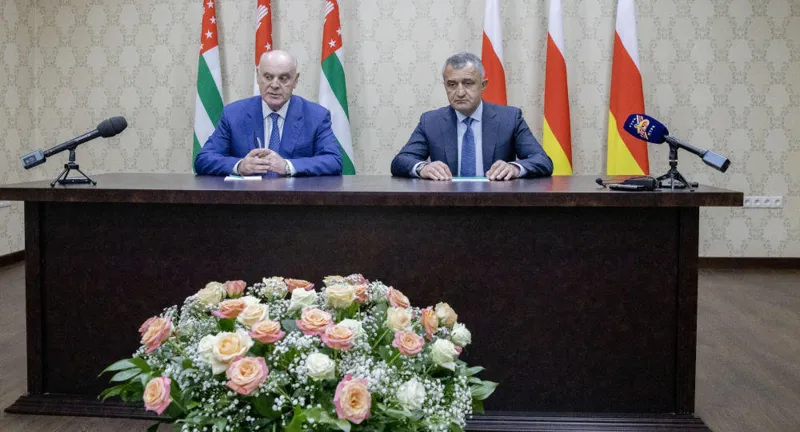 De facto delegations from occupied regions discuss joint exercises