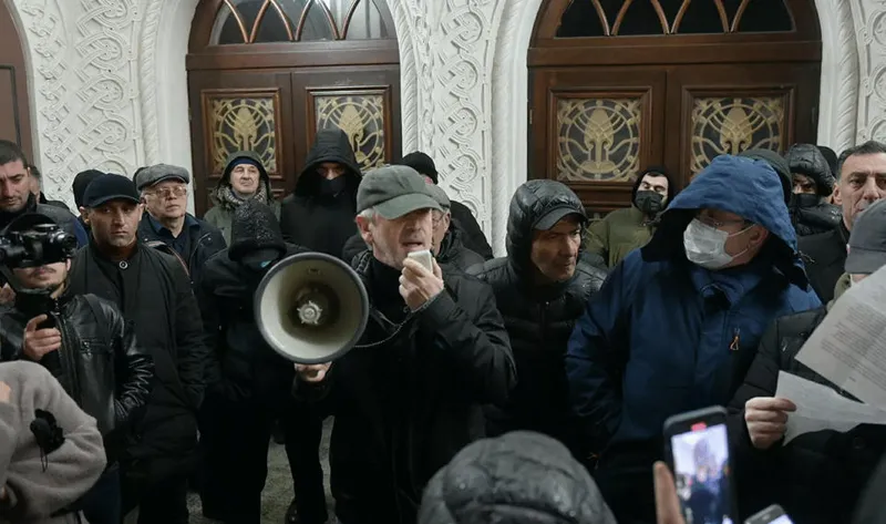 ოკუპირებული აფხაზეთის ოპოზიცია ასლან ბჟანიას გადაყენების პროცედურის დაწყებას გეგმავს