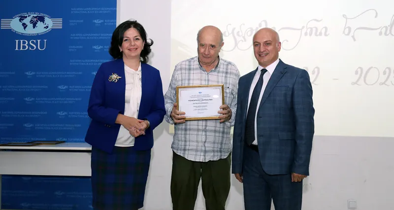 შავი ზღვის საერთაშორისო უნივერსიტეტში აკადემიური წელი ღვაწლმოსილი პროფესორების დაჯილდოებით გაიხსნა