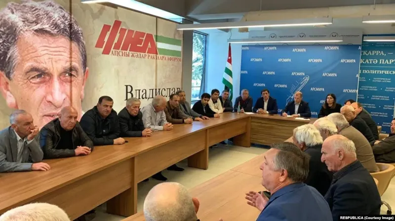 ე.წ. აფხაზურმა ოპოზიციამ ასლან ბჟანიას ულტიმატუმი წაუყენა - მოთხოვნების შეუსრულებლობის შემთხვევაში კი აქციები დაანონსდა