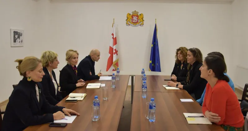 აფხაზეთის ავტონომიური რესპუბლიკის განათლებისა და კულტურის მინისტრი, ნანა გაბელია ამერიკის შეერთებული შტატების საელჩოს კულტურის ატაშეს შეხვდა