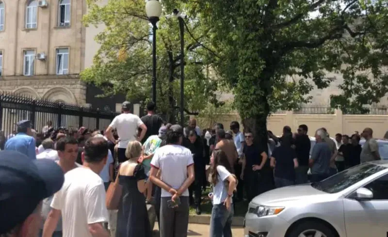 В оккупированной Абхазии произошли столкновения между участниками акции и «правоохранителями»