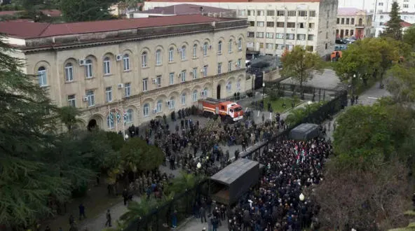 Protesters in occupied Abkhazia refused Aslan Bzhania's proposal for "early elections"