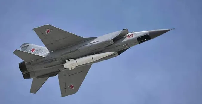 Российские войска запустили по Украине около 200 БПЛА и ракет, 111 дронов и 8 ракет - сбито