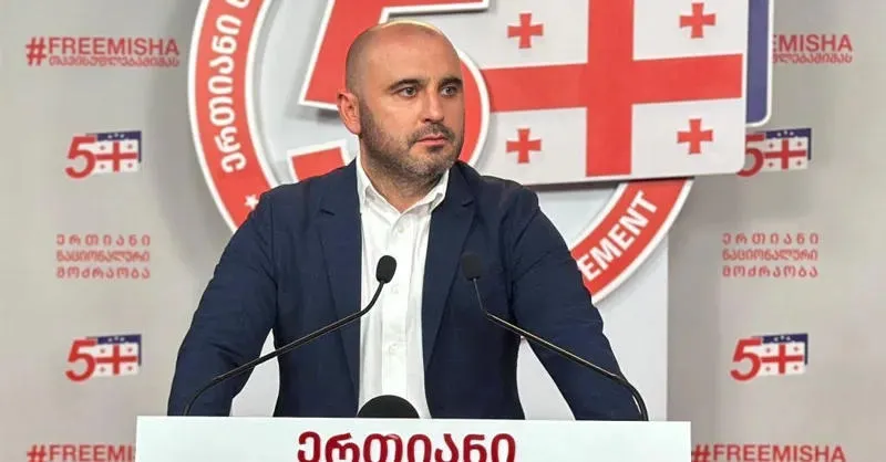ლევან ხაბეიშვილი - ვცდილობ სიმართლე გითხრათ: დაყენებული სახეები, ფონად წიგნები და ხალხის დაშტერება, მოტყუება, რომ ჩვენი ბედი ბრიუსელში ან “აშხაბადში” წყდება - და საქმე?! ხალხი?! რას ვაკეთებთ?! როდის?! - არ გეწყინოთ და დიდი სასაცილო ტიპები ხართ