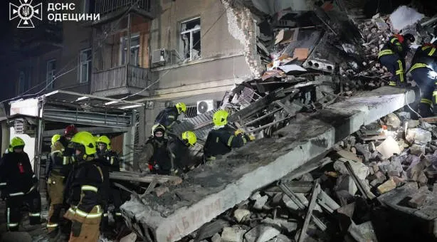Число пострадавших в результате российской атаки по Одессе возросло до 22 человек – Под завалами еще остаются люди