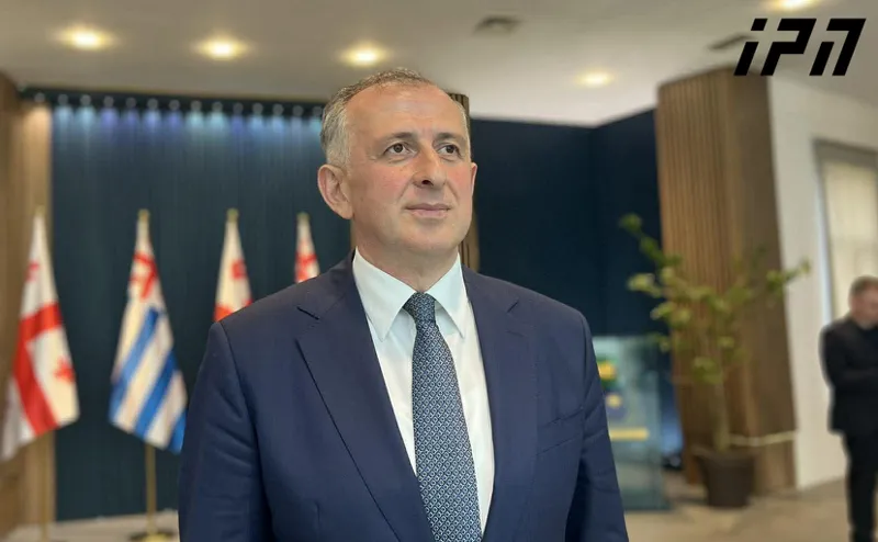 ზურაბ პატარაძე - თუ რომელიმე თანამდებობის პირი ვერ შეძლებს ფერხულში მუშაობას და ვერ გაართმევს თავს, რა თქმა უნდა, შესაბამისი საკადრო გადაწყვეტილება იქნება მიღებული - რაც შეეხება ბათუმის მერს, ის ეფექტური მერია