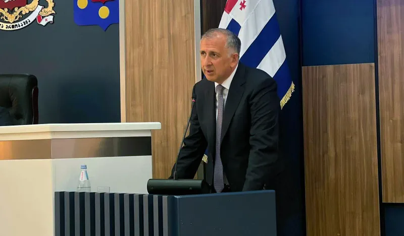 ზურაბ პატარაძე მზია ამაღლობელის საქმეზე - სამართლებრივ სახელმწიფოში ვცხოვრობთ და ყველამ უნდა ვცეთ პატივი კანონს - ჩვენ ვემორჩილებით სასამართლო ხელისუფლების გადაწყვეტილებას
