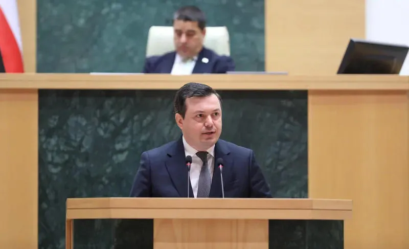 გიგა ფარულავა უმრავლესობას - თქვენი ნაბიჯები იწვევს საერთაშორისო იზოლაციას და ერთადერთ პოზიტიურ გამოხმაურებას კრემლისგან იმსახურებს - ეს პოლიტიკა საქართველოს ინტერესებს არ ემსახურება!
