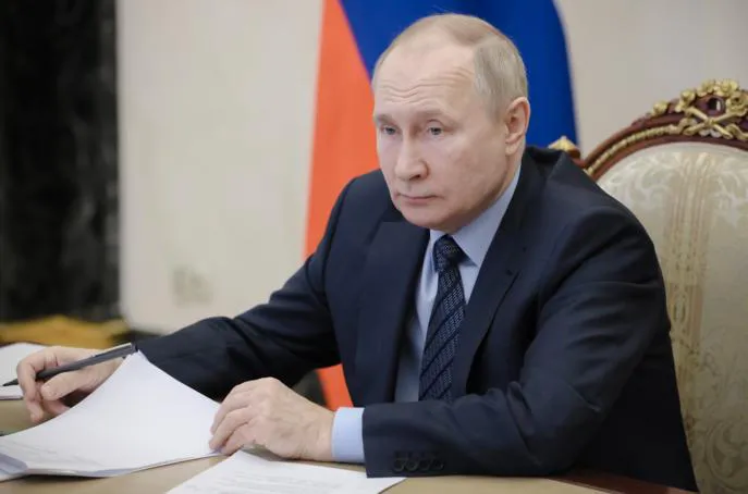 Vladimir Putin congratulates Marat Kambolov on "victory" in occupied Tskhinvali's o-called presidential election