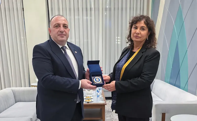 გიორგი გვარაკიძე თურქეთში რუმინეთის რესპუბლიკის გენერალურ პროკურორს, ბულგარეთის გენერალური პროკურორის მოვალეობის შემსრულებელს და მონტენეგროს უმაღლეს სახელმწიფო პროკურორს შეხვდა