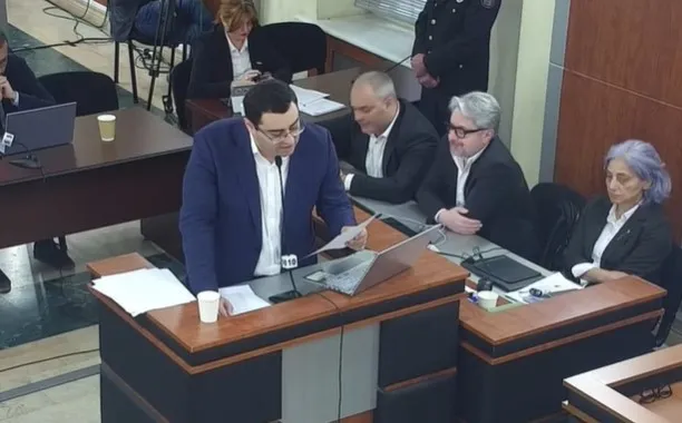 გიგა ლემონჯავა - კონსტიტუცია არავის აკისრებს ვალდებულებას, რომ არჩევნების შედეგები აღიაროს, ამიტომ აღიარება სამართლებრივ შედეგს არ იწვევს - ამბობენ, არაღიარება არის დამხობაო და მაშინ ამ წყობილების სრულად მოქმედი ინსტიტუტის სახელით აქ როგორ სხედან?