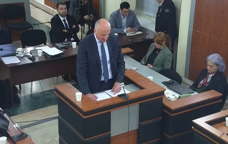 ბადრი ჯაფარიძე - პარადოქსია: ადამიანები, რომლებმაც 2022 წელს საპარლამენტო მანდატი შემიწყვიტეს, დღეს პარლამენტში არშესვლის გამო ბრალდებას მიყენებენ! - ასევე, ვინც პარლამენტში შევიდა, ისინიც აქვე არ სხედან იმ პარტიებს შორის, რომელთა აკრძალვასაც ითხოვთ?!
