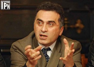 ადვოკატთა ასოციაციის თავმჯდომარე მიხეილ სააკაშვილს რობერტ სტურუასათვის ბოდიშის მოხდისკენ მოუწოდებს