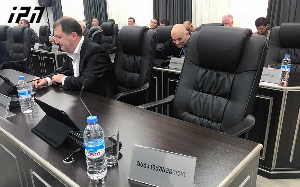 ზაზა ოქუაშვილს აჭარის უმაღლესი საბჭოს წევრის უფლებამოსილება შეუწყდა
