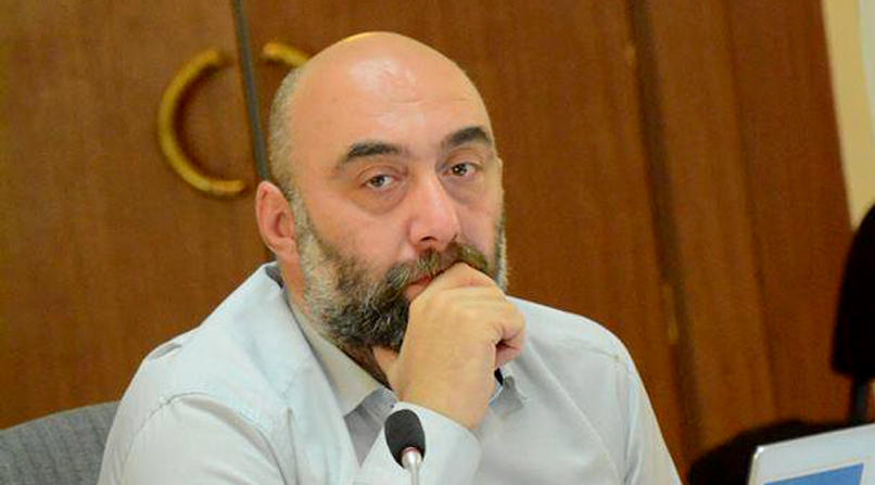ირაკლი ტაბლიაშვილი  - არ მგონია, რომ 2020 წლის არჩევნები აუცილებლად სააკაშვილ-ივანიშვილის დაპირისპირების ნიშნით ჩაივლის, ე.წ. მესამე ძალის კონტურები მარცხნივ და მარჯვნივ უკვე გამოკვეთილია