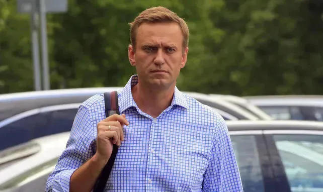 Алексея Навального вывели из искусственной комы
