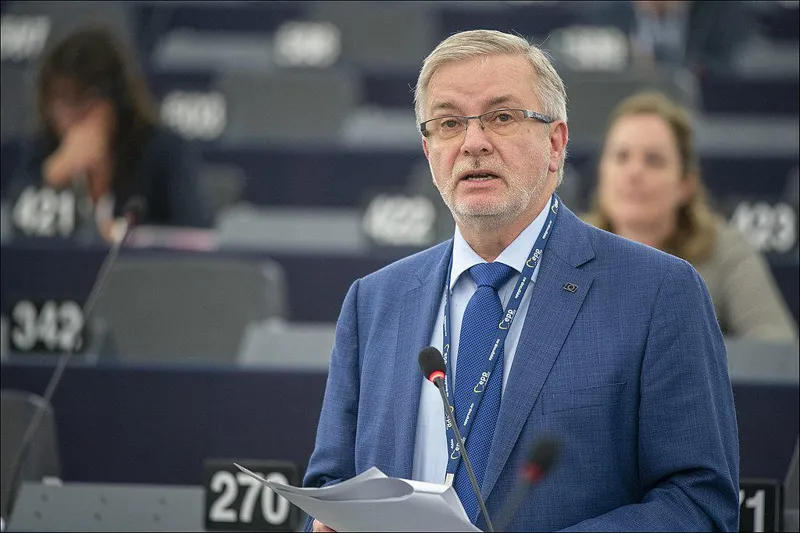 Michael Gahler: I appeal to all to assume their seats in the Parliament - If opposition raises argument in the Parliament, I think it would have more effect
