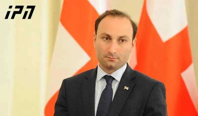 ანრი ოხანაშვილის განცხადებით, პოლიტიკური პარტიების ლიკვიდაციასთან დაკავშირებული ინიციატივა ე.წ. მიტოვებულ პარტიებს შეეხება
