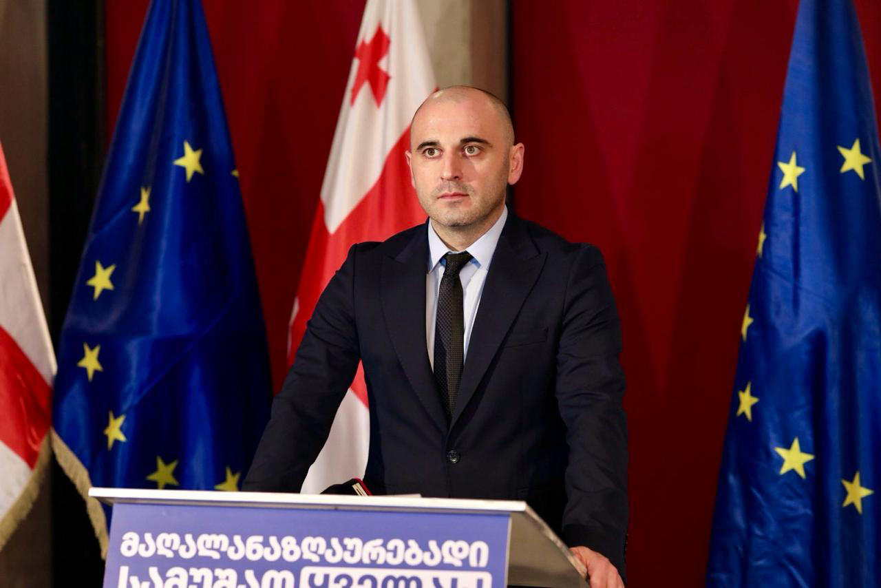 ლევან ხაბეიშვილი - თუ პრეზიდენტი სააკაშვილი თავისუფალი იქნება, ეს მხოლოდ გააჯანსაღებს გარემოს - ხელისუფლებას სიმშვიდისკენ მოვუწოდებ, სალომე ზურაბიშვილმა კი სააკაშვილის გათავისუფლების გადაწყვეტილება უნდა მიიღოს