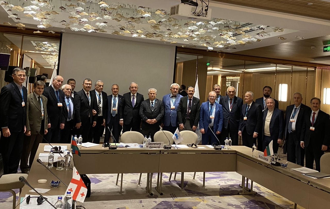 შავი ზღვის აუზის წევრი ქვეყნების მეცნიერებათა აკადემიების პრეზიდენტების პირველი შეხვედრა თურქეთის წამყვანი უნივერსიტეტების რექტორების მონაწილეობით გაიმართა