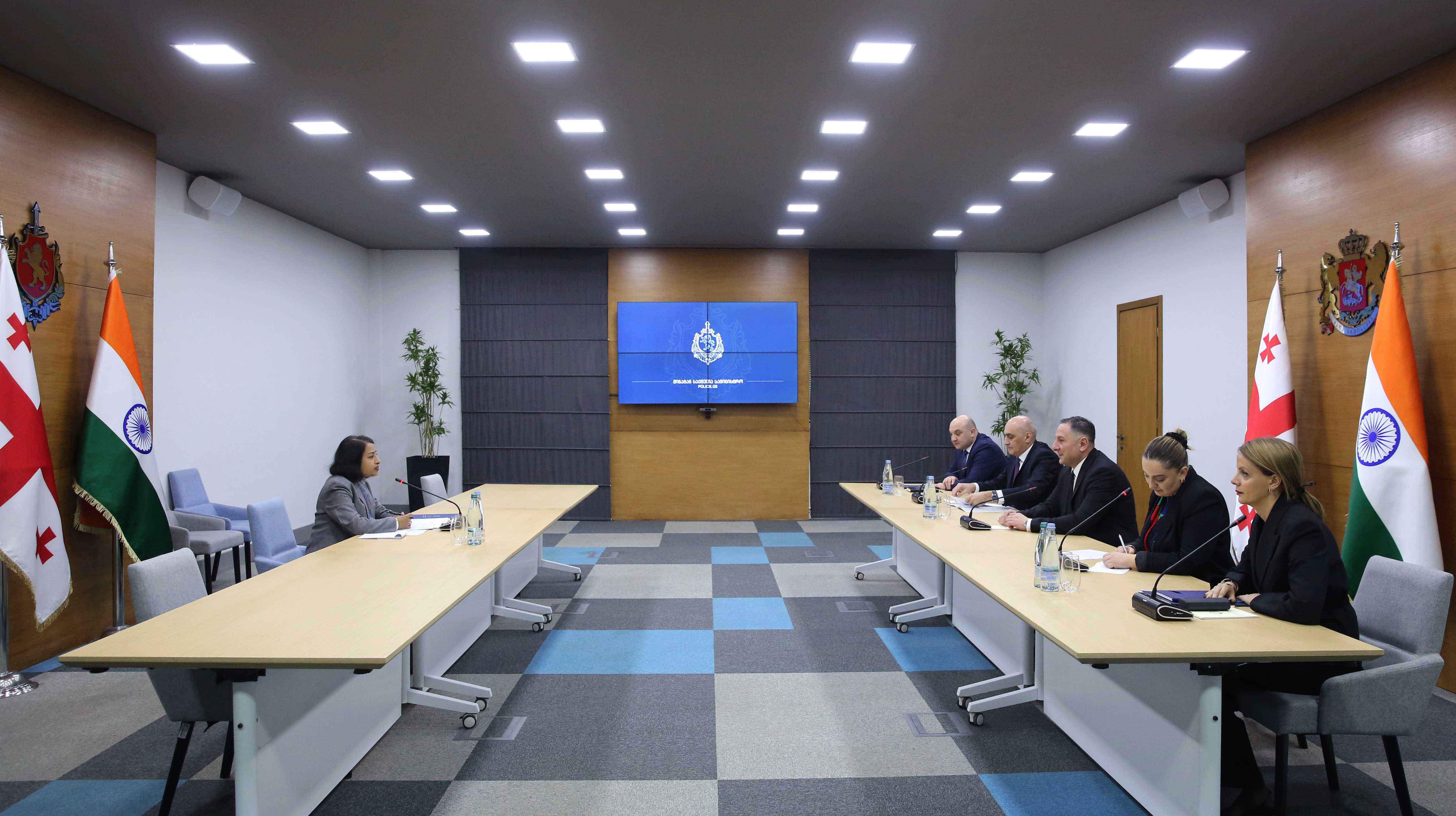 ვახტანგ გომელაურმა ინდოეთის რესპუბლიკის ელჩთან გაცნობითი ხასიათის შეხვედრა გამართა
