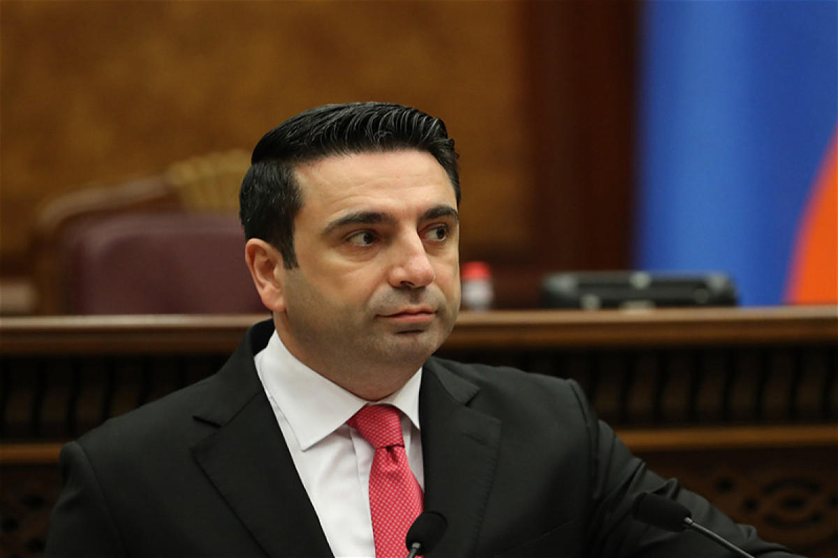 სომხეთის პარლამენტის სპიკერი - სომხეთმა ევროკავშირის მიმართულებით უნდა იფიქროს, მაგრამ მკვეთრი ნაბიჯები არ უნდა გადადგას