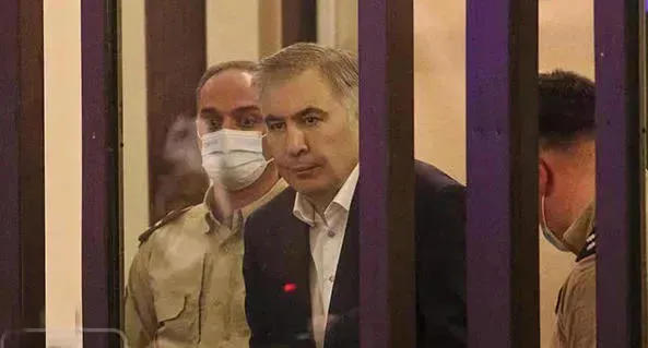 Mikheil Saakashvili: Beyond violence, there are many problems in prisons—sanitary conditions and food quality have deteriorated, and bringing in movies on flash drives has been banned; there are many senseless restrictions that I refuse to comply with, and I urge others to do the same