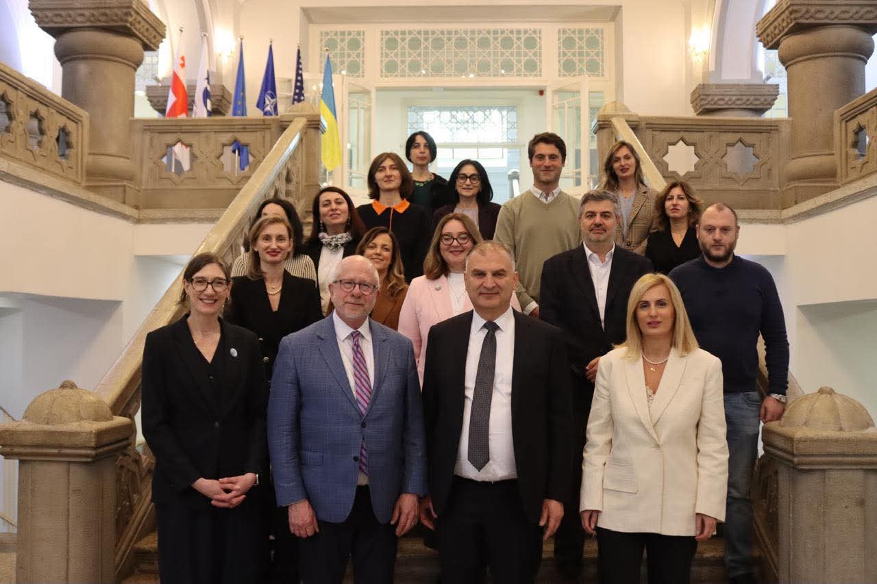 ქეინის უნივერსიტეტის წარმომადგენლები კავკასიის უნივერსიტეტში - ერთობლივი პროგრამები და საერთაშორისო შესაძლებლობები